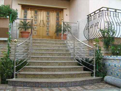 最新の会社の事例について WinscoMetal Custom Stainless Steel Cable Railing Project for Residential Outdoor Staircase