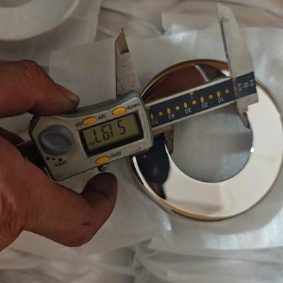 ステンレス鋼イノックス手すりポストベースカバー 38mmおよび50mm丸パイプ用 バラスター用互換