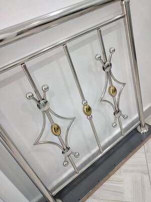 ミラー シルバー ゴールド 不同金属レイルアクセサリー SS 201 304 ステンレス鋼 19mm ハンドレールパイプのための竹のジョイントコネクタ
