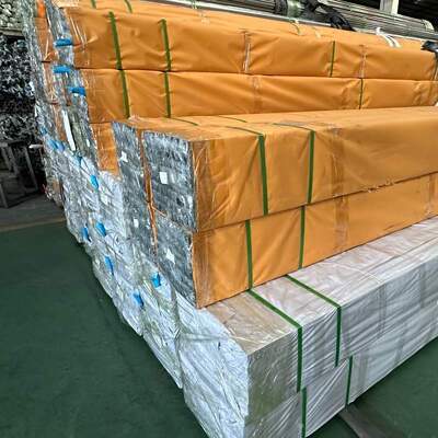 10×10mmから200×200mmまでのステンレス鋼角形・長方形チューブ、肉厚1.5-5.0mm、建築・手すり用
