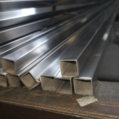 0.6mm-3.5mm 厚さ ミラー サテン 表面 201 304 316 グレード 30mmx30mm 不同鋼 ステンレス スクエアチューブ パイプ