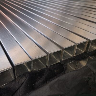 SUS 201 304 316 ミラーサテン 完成型 不同材 溶接管 0.7mm-3.5mm 厚さ 不同材 方形管 40mmx40mm